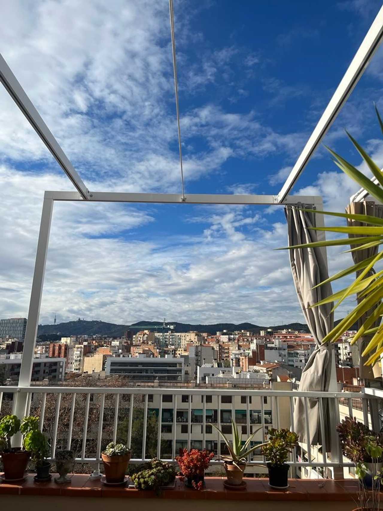 Comfortable double room with its own terrace and lovely views in an attic duplex