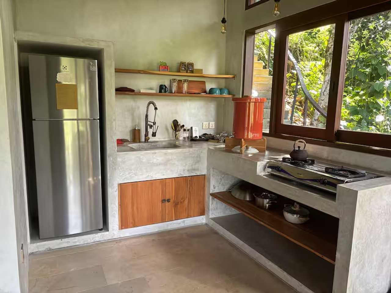 The Jungle Nook - Fully Vegan - Gorgeous Valley Views & Nourishing Food