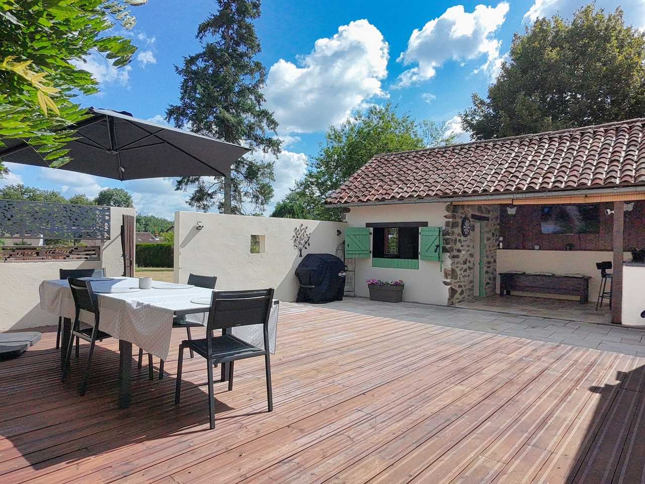 Beautiful Boutique Bluedothotel in the middle of nature rich Haute Vienne  