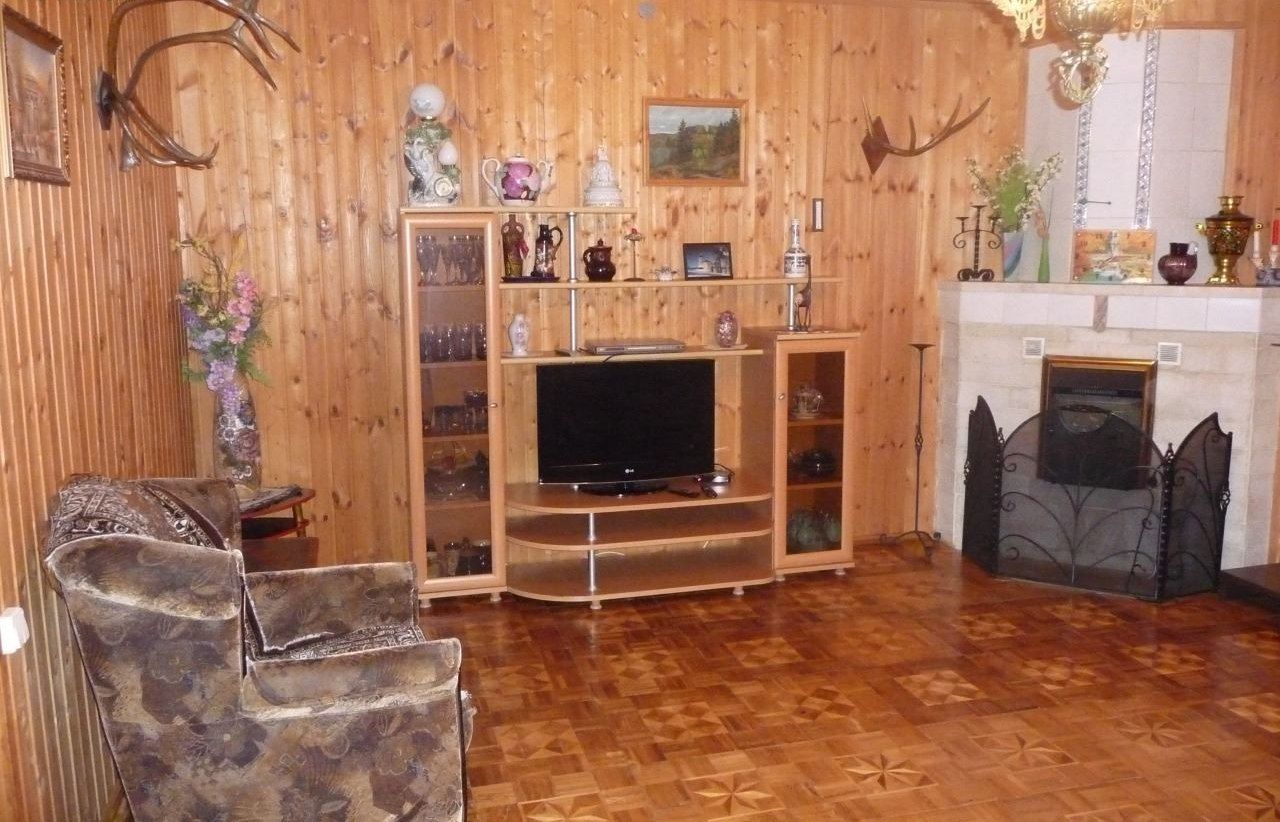 2 double bedrooms in a spacious house close to Moscow.