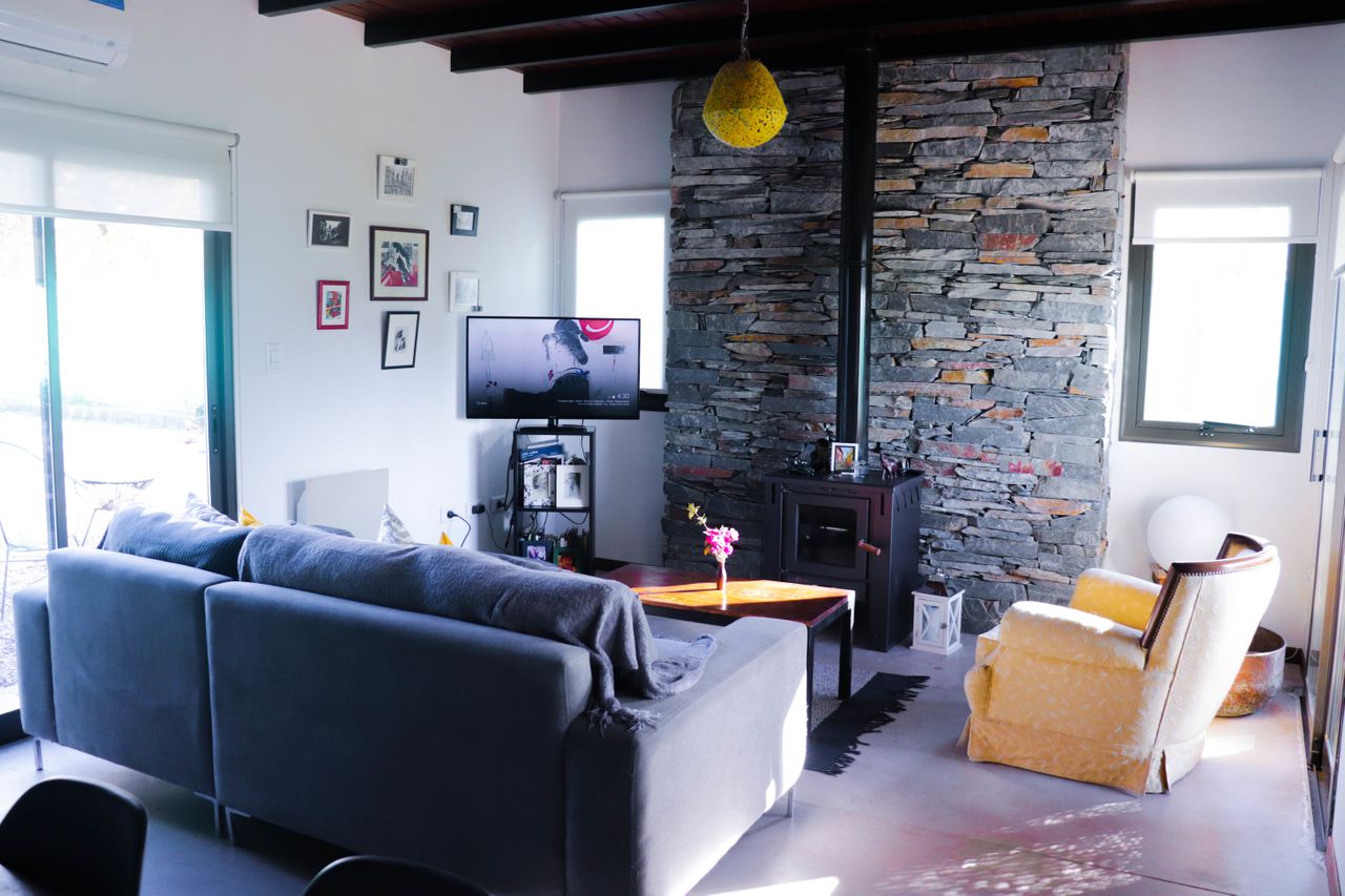 Cosy vegan house next to vineyards and mountains