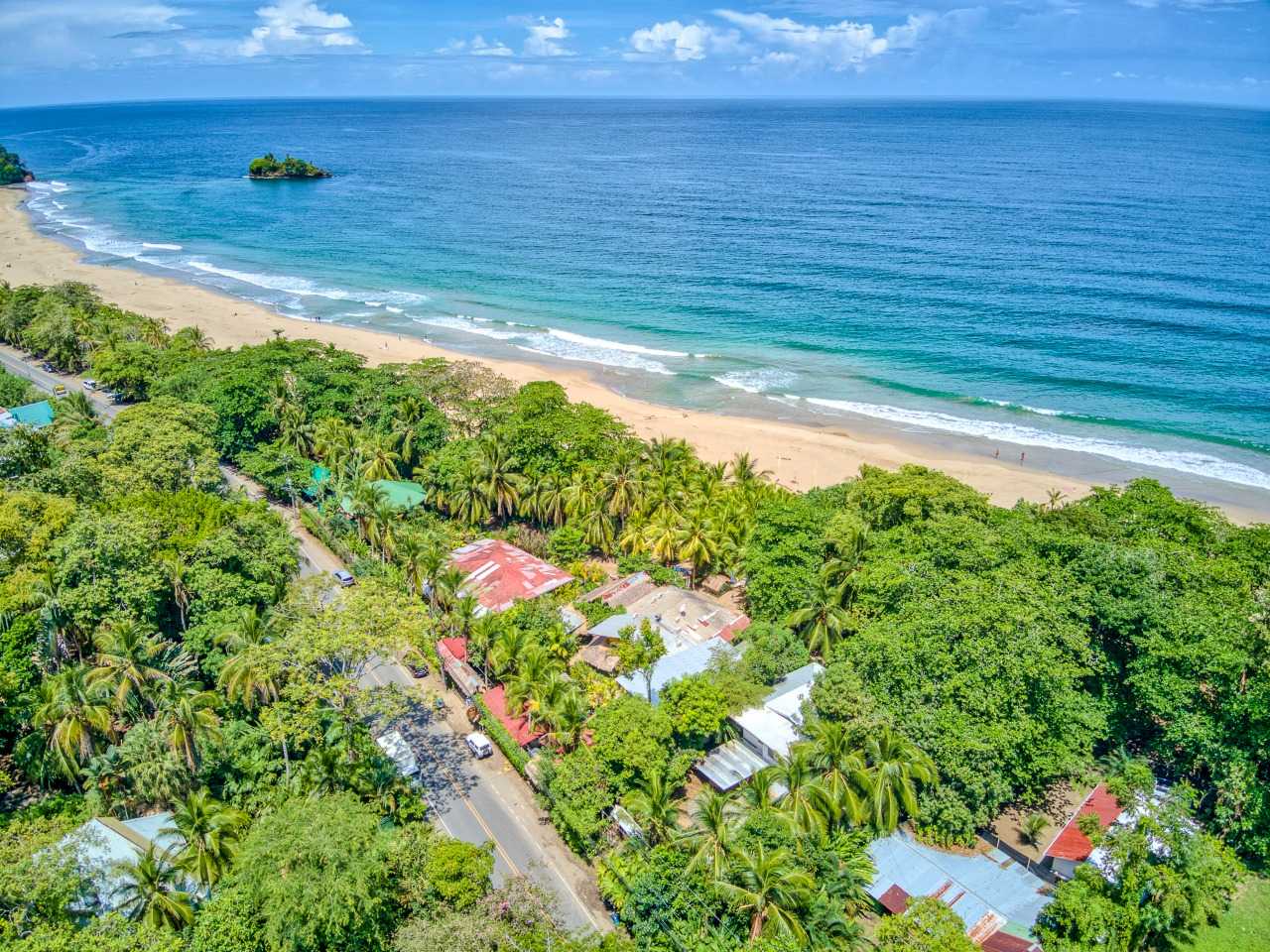 Oceanfront House with AC & Wifi @ Cocles Beachbreak