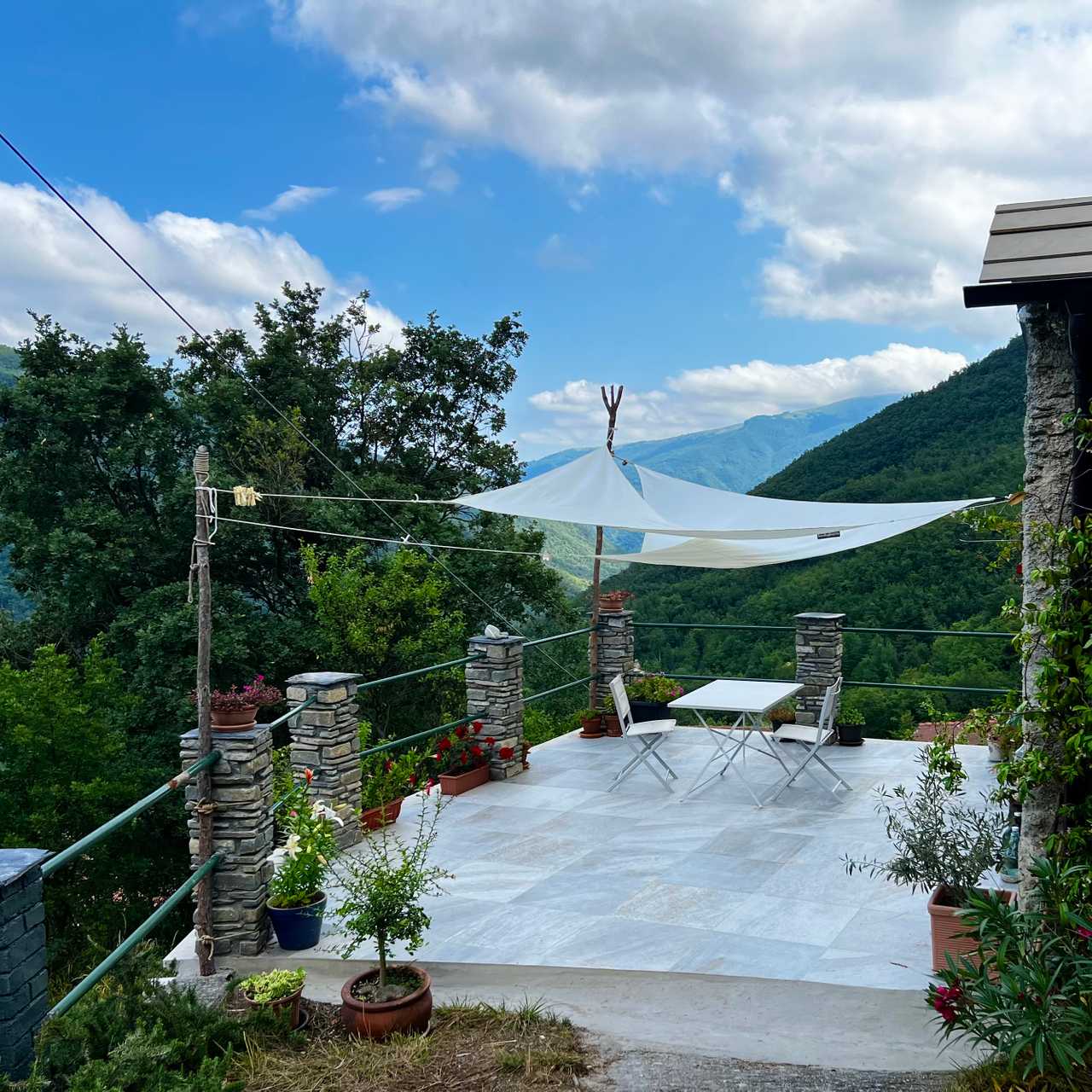 Escape to Tranquility in a Romantic Woodland Retreat for 2