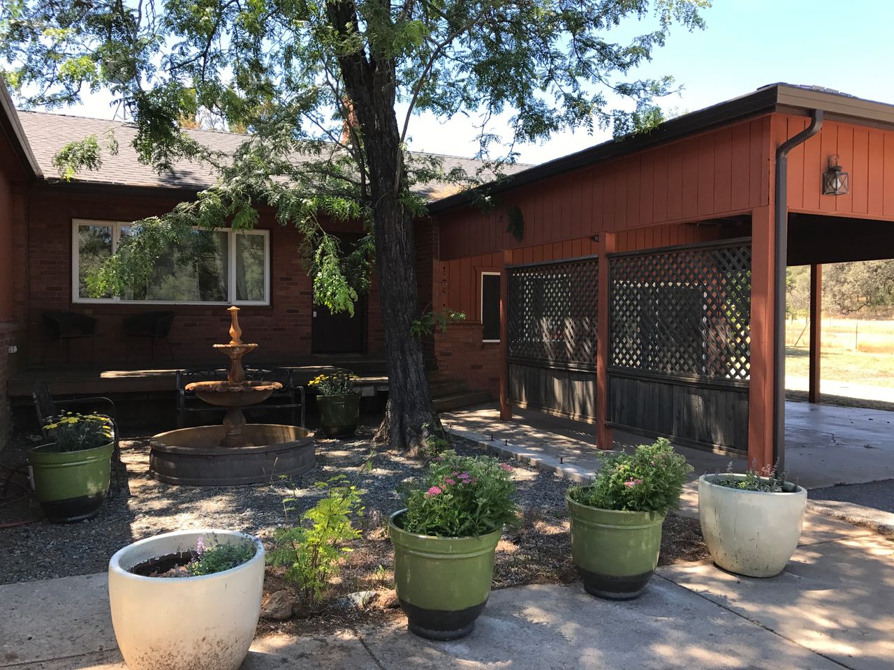 Animal Place's Guest House - Bob Room