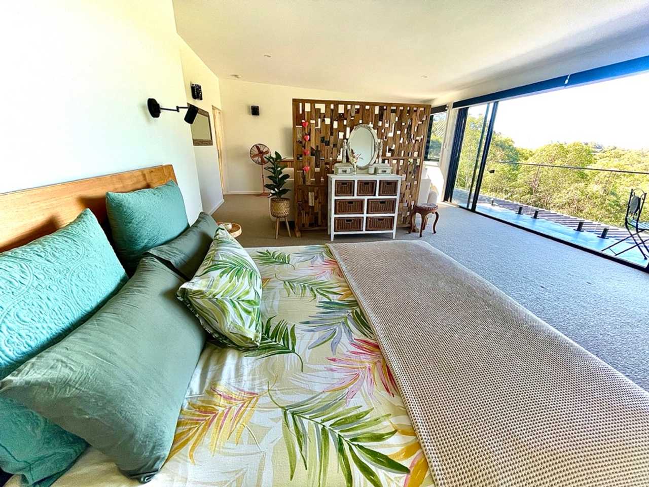 Private Master Oasis with Views