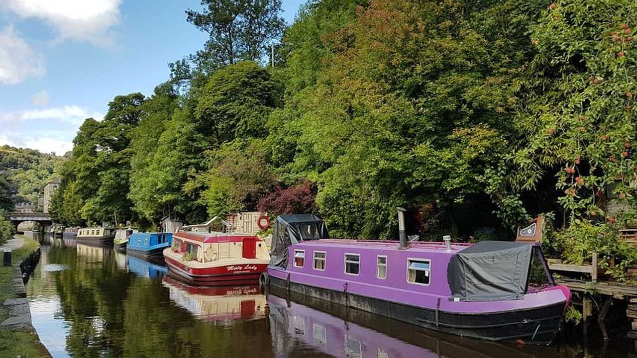 The Vegan Home, 3 bedrooms, Hebden Bridge Riverside, Pennine Way