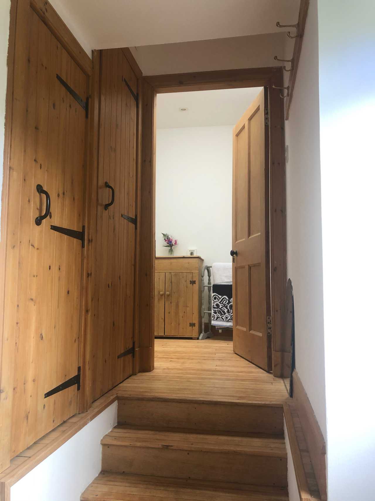 The Neuk o' the Mill: vegan B&B stone cottage