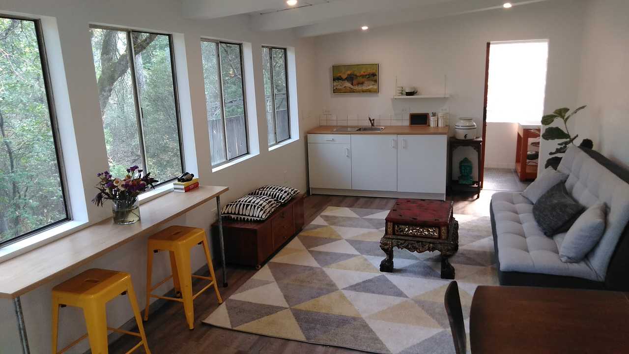 Northern California Foothills Hideaway near lakes, rivers, biking, and hiking