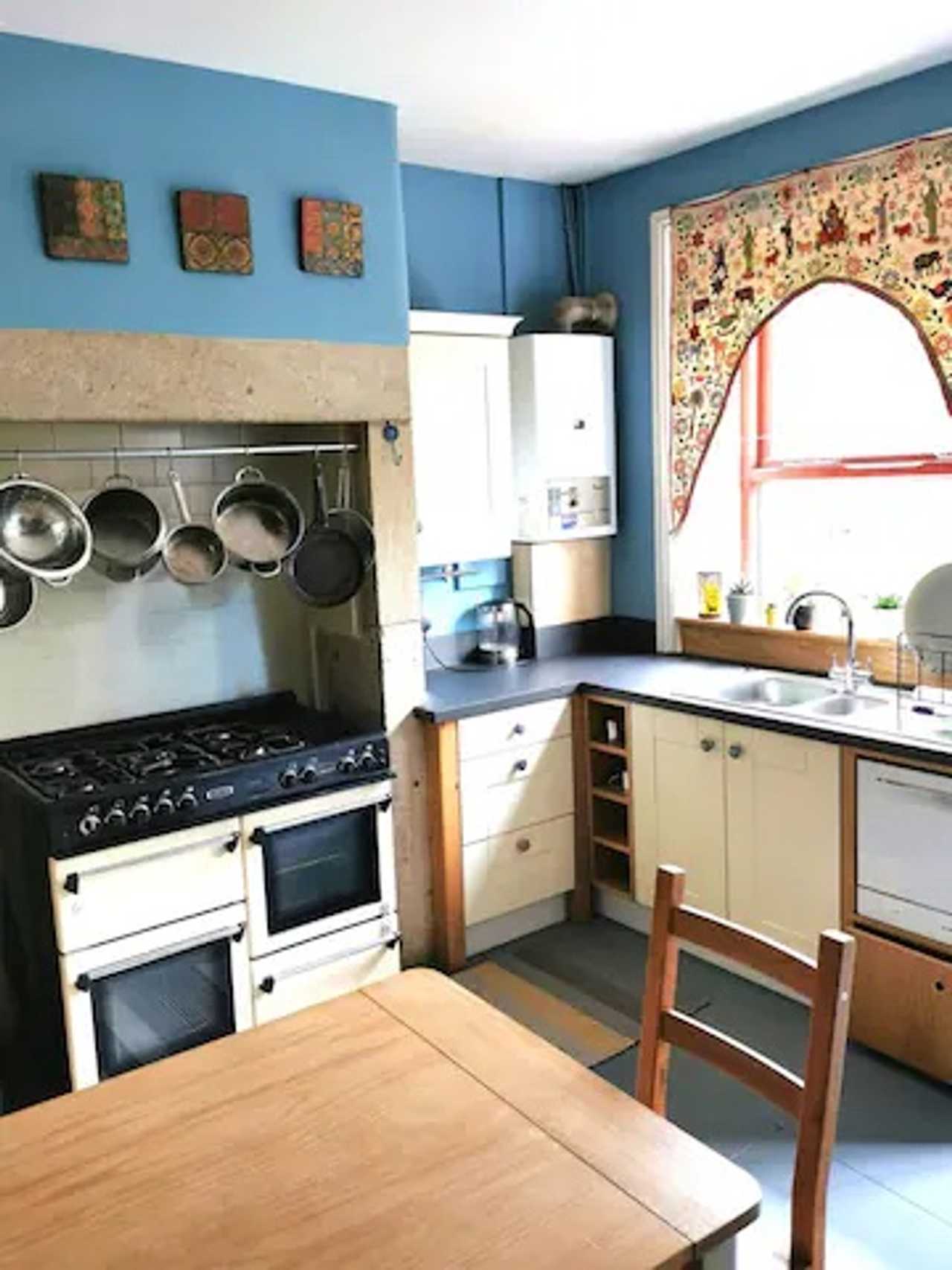 The Vegan Home, 3 bedrooms, Hebden Bridge Riverside, Pennine Way