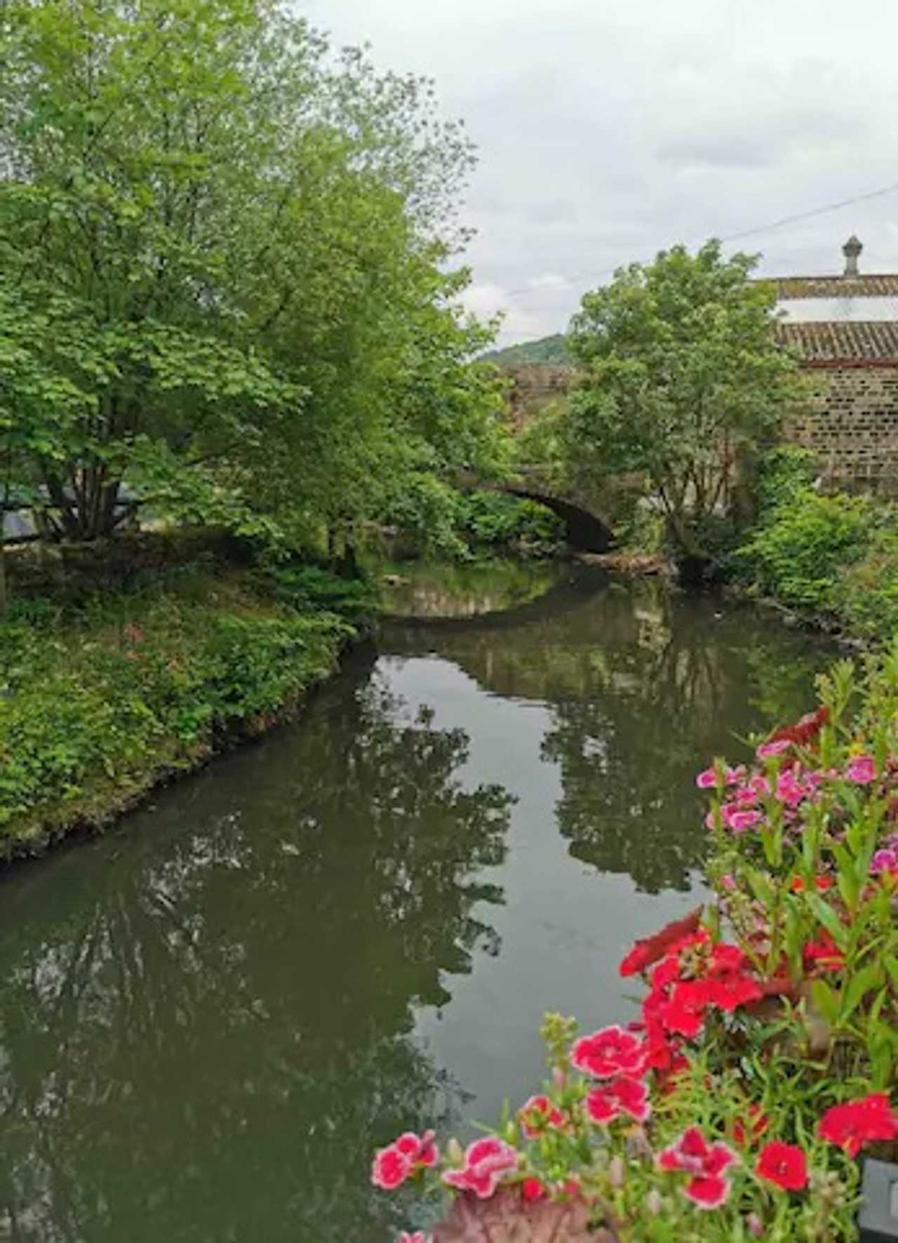 The Vegan Home, 3 bedrooms, Hebden Bridge Riverside, Pennine Way