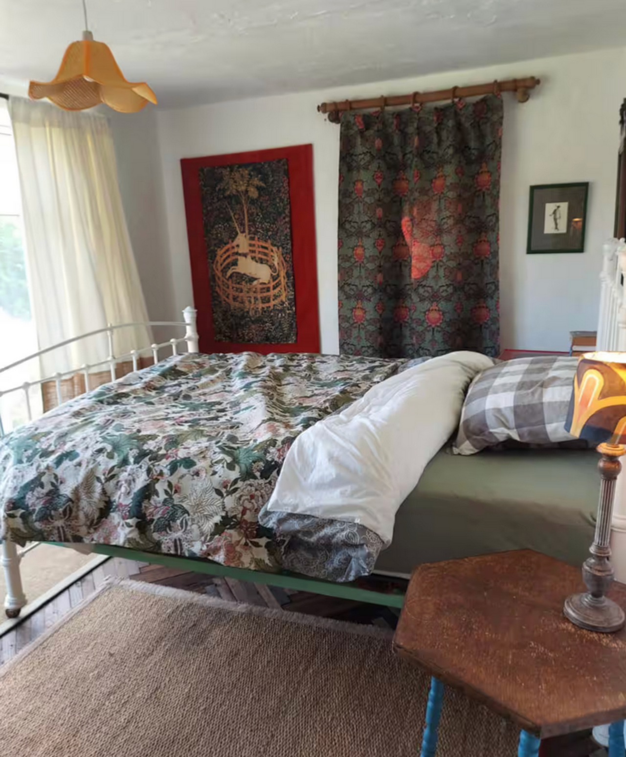 Charming Artistic Vegan Retreat