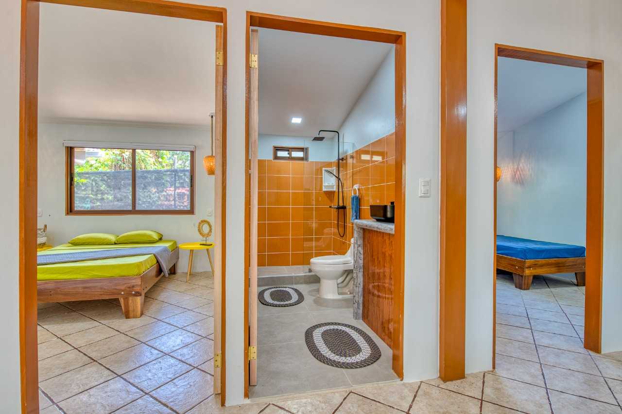 Oceanfront House with AC & Wifi @ Cocles Beachbreak