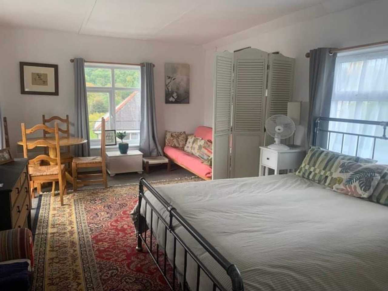 Light and airy penthouse apartment in Welsh village Centre