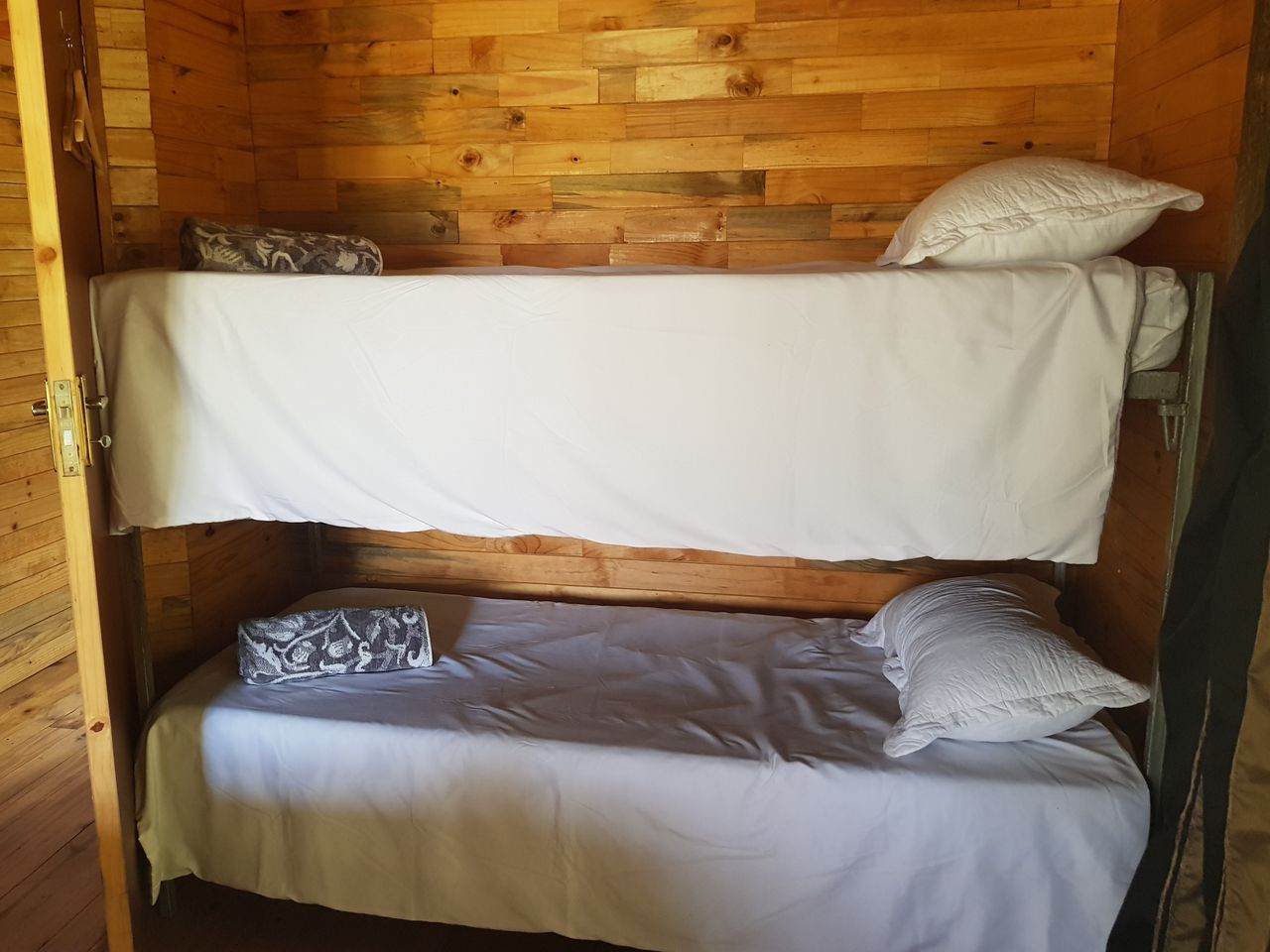 Cozy Wood Cabin