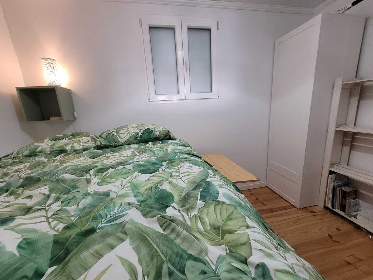 Small internal bedroom, breakfast included
