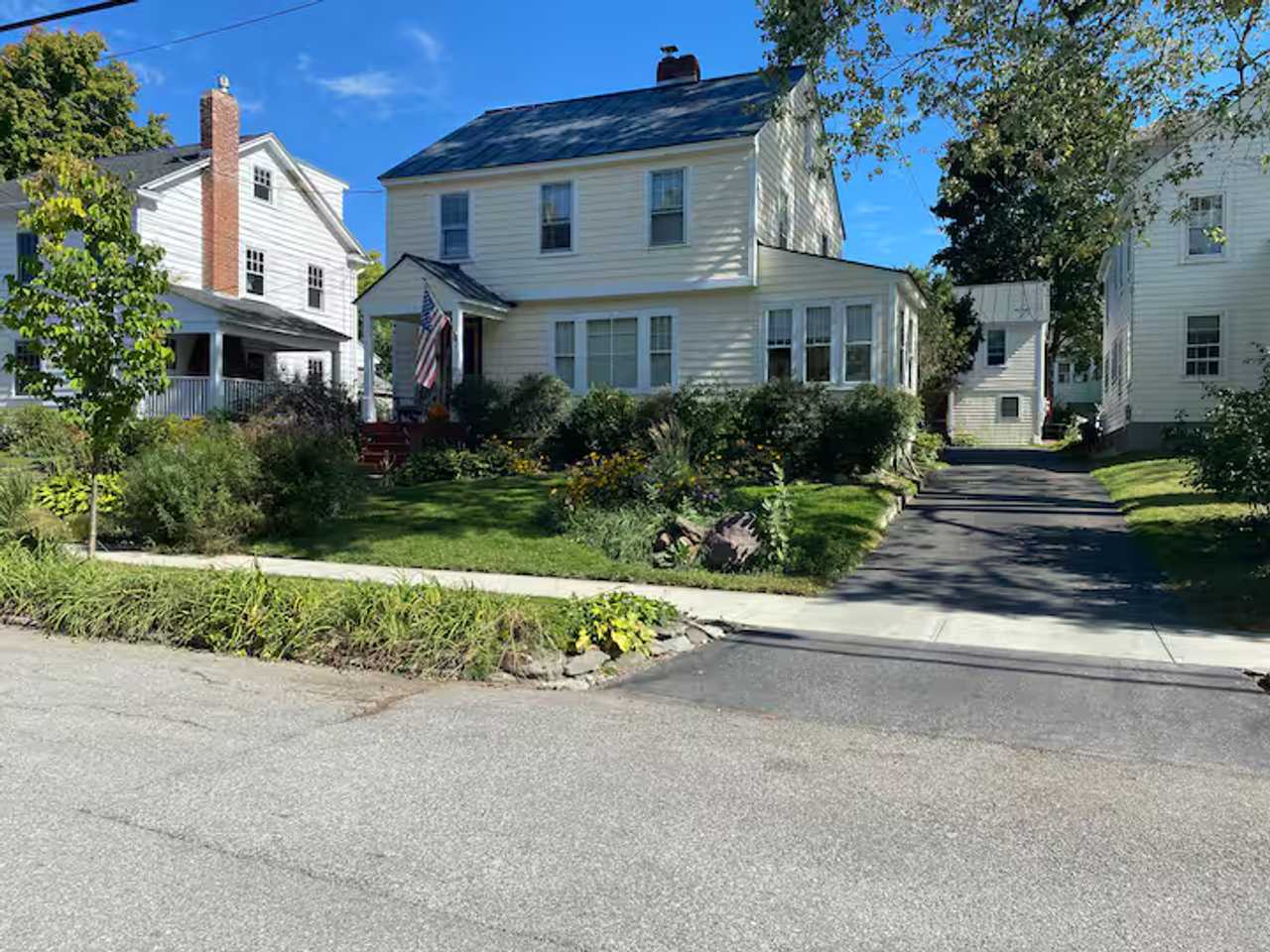 The Carriage House on Caroline