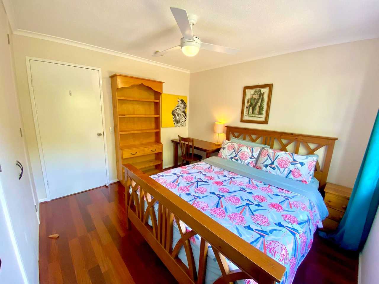 Relaxed & Leafy with Private Courtyard, Airport 15 min, City 3km