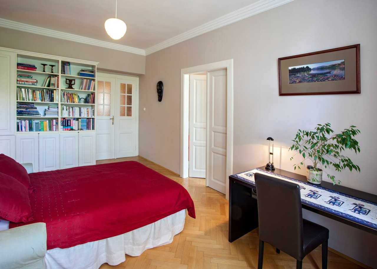 Charismatic 1920's apartment near Prague Castle