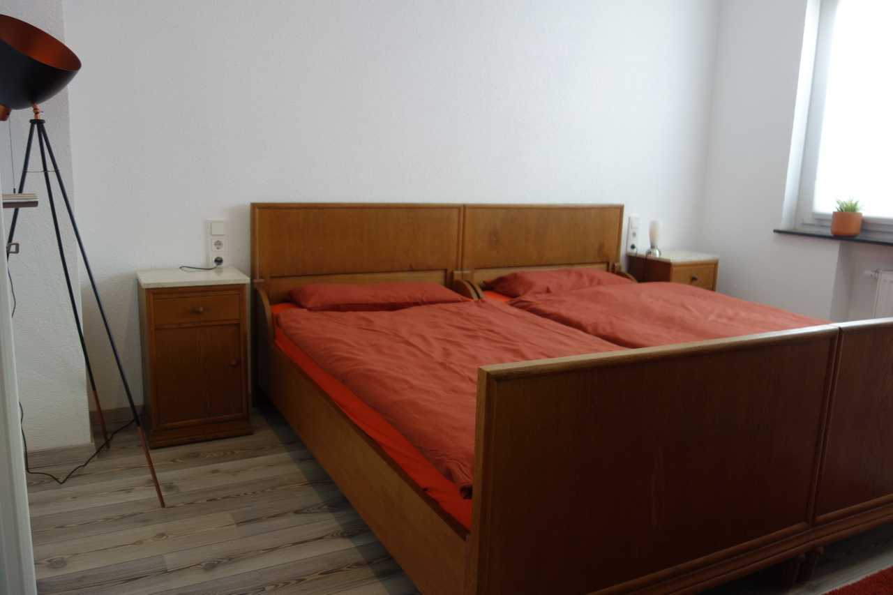 Sun-lit fully equipped flat in central location