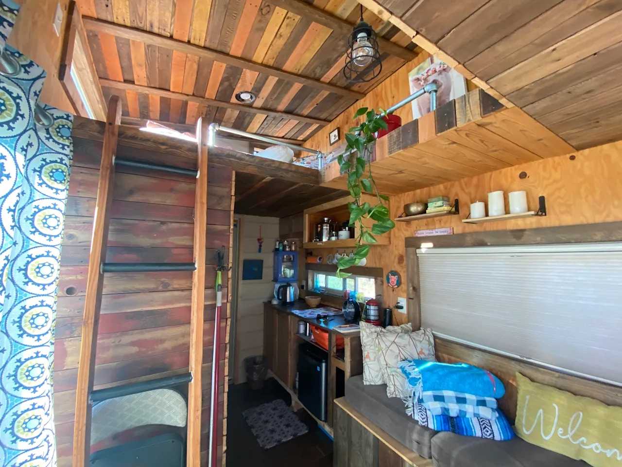 Tiny house with stunning Mountain views located on farm sanctuary.