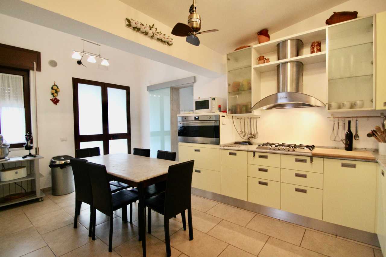 Luxury villa in midst of an ancient olive grove, ideal for families