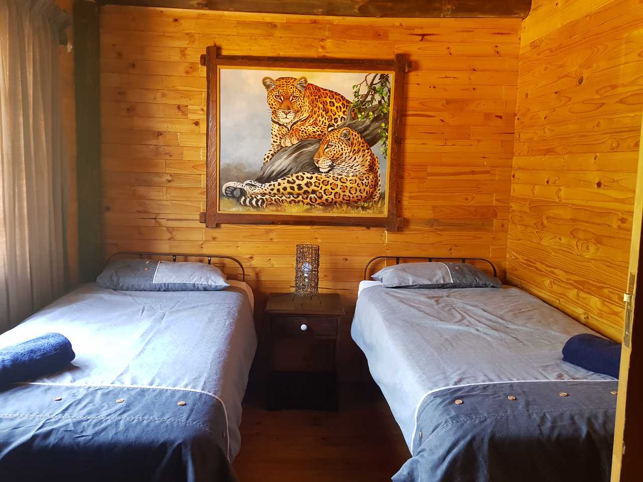 Cozy Wood Cabin