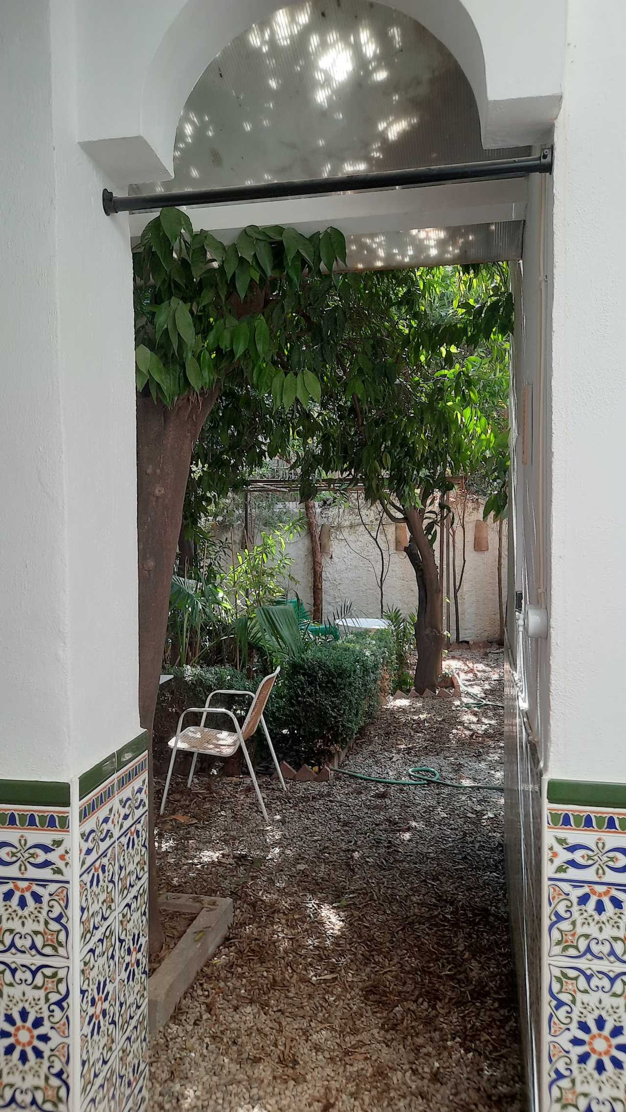 Big room with en suite bathroom 20 minutes from Granada.