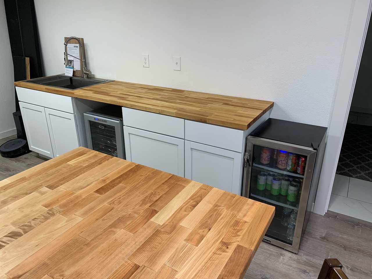 2 bedroom 1 bath lower level of duplex newly renovated. 