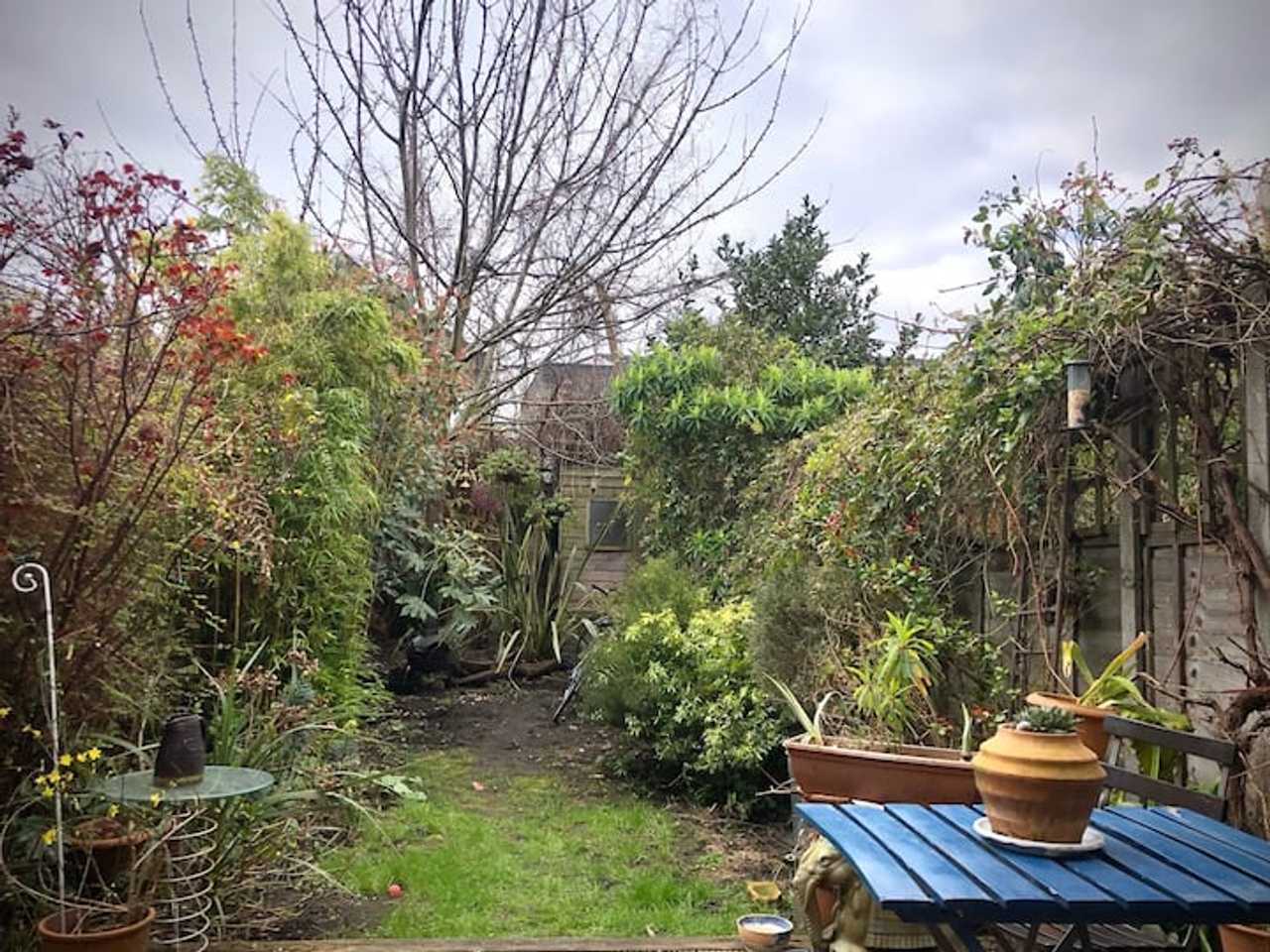 Spacious double bedroom.in hackney