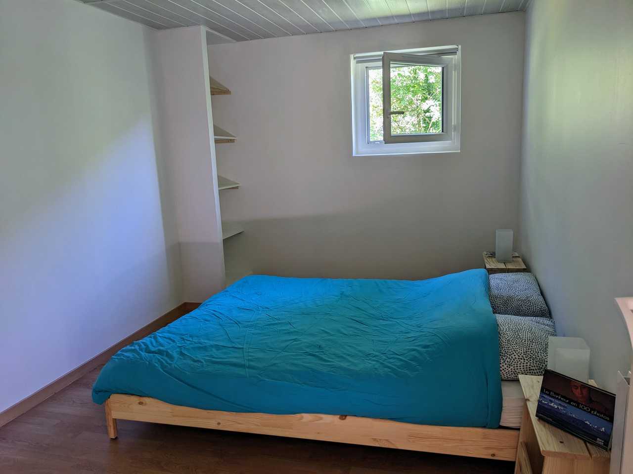 Peaceful place in the nature, vegan meals, yoga, soundhealing and massages
