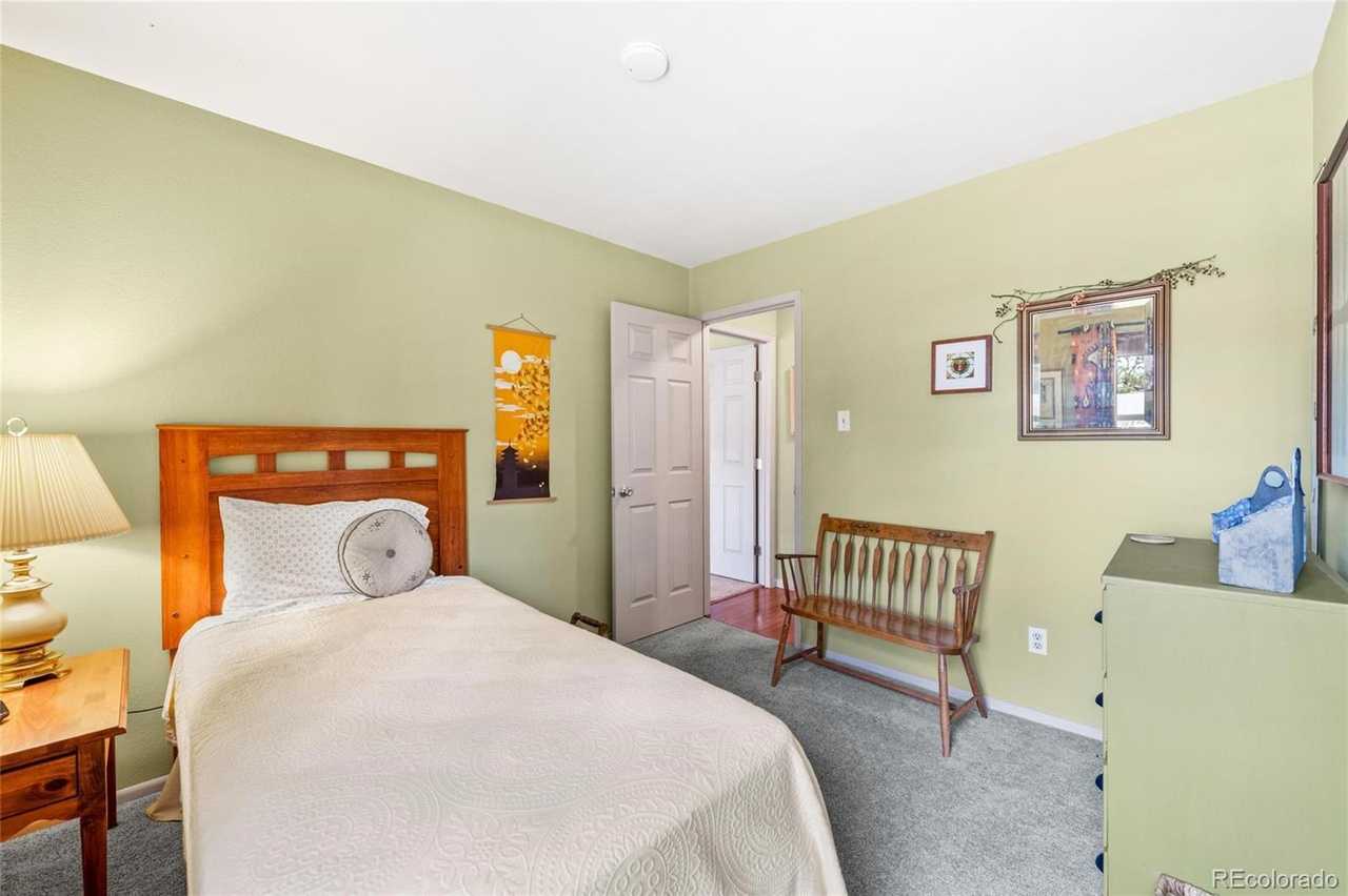 Private Room in Spacious FFurnished Home – Safe, Walkable, Near Costco & CU Med