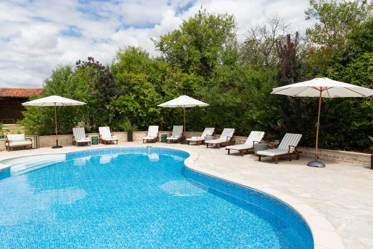 Stylish luxury villa with large pool and Cognac vineyard views