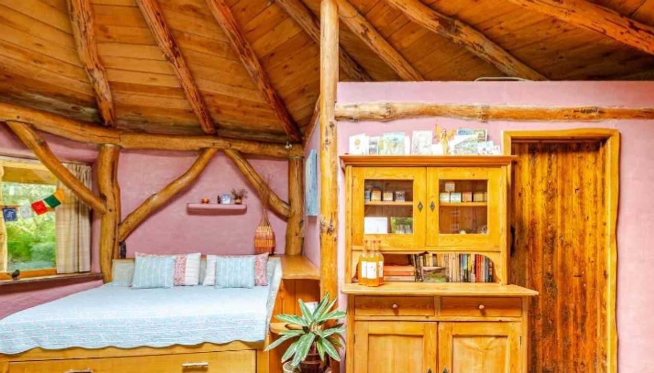Haritah Tara Strawbale Roundhouse 