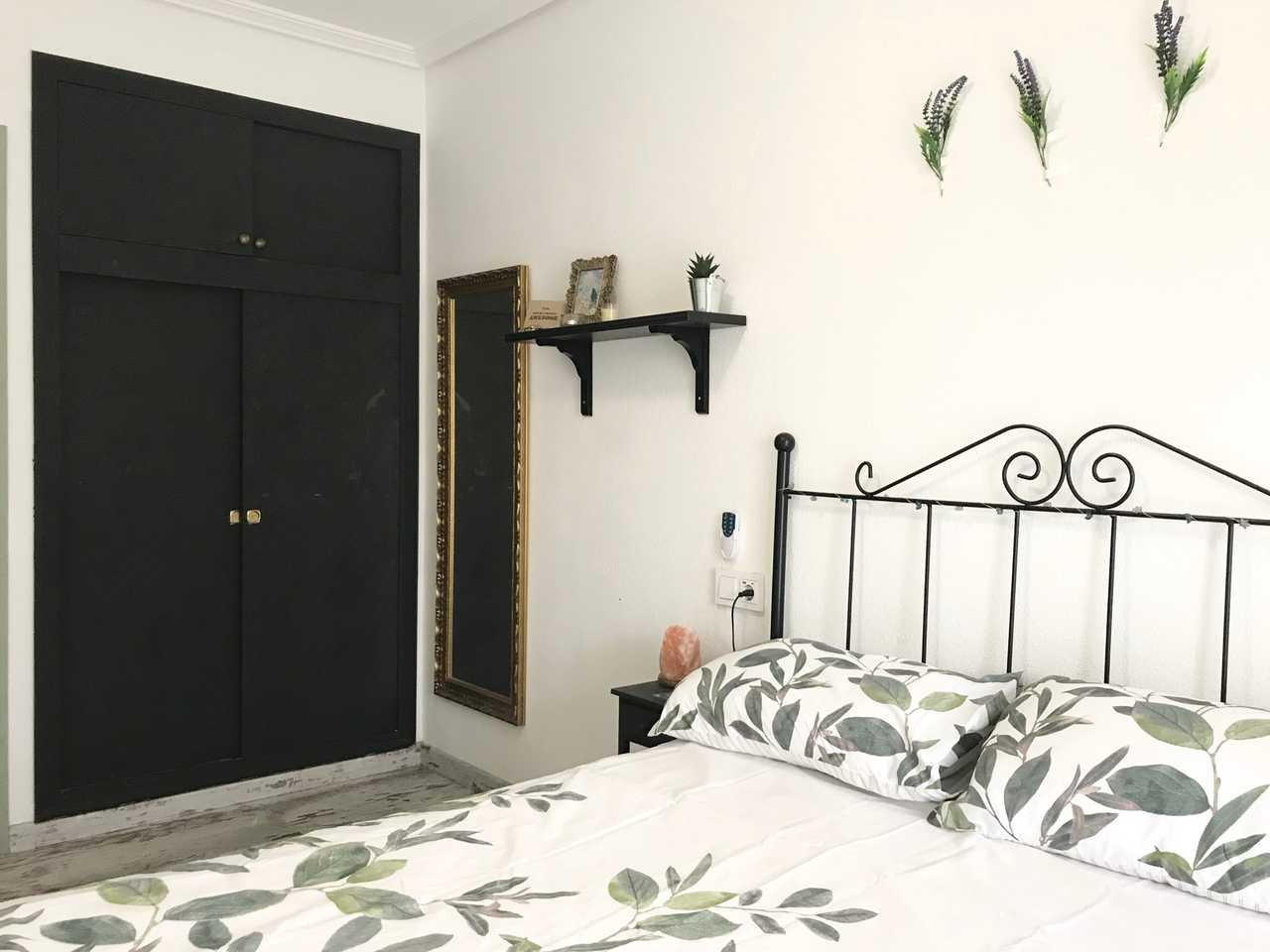 Bright Homely 1-Bedroom Apartment in Spanish Seaside Town