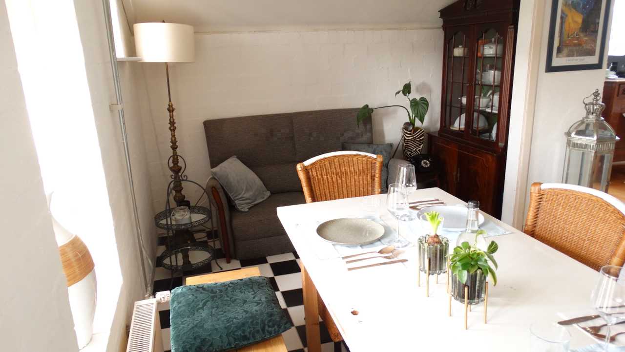 Private bedroom, 100% vegan hotel, half & full board available. Wadden sea area.
