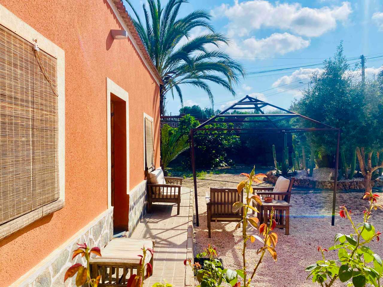 Enjoy my relaxing, quiet and peaceful place with privat pool