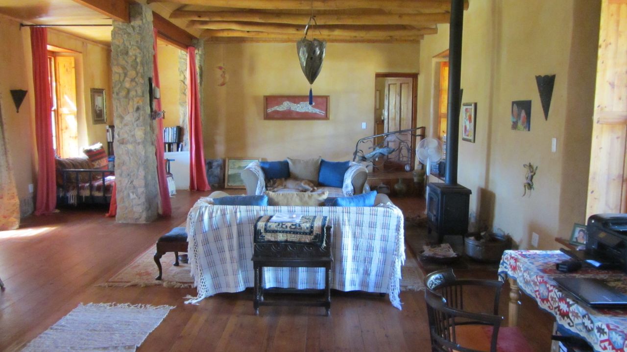 Private Room On Farm Animal Sanctuary W/ Spectacular Views of Mountains