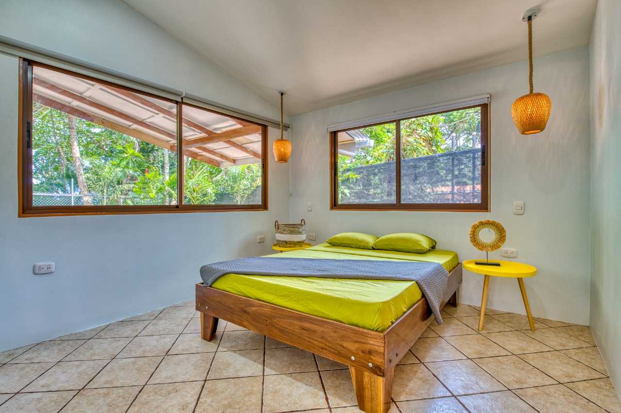 Oceanfront House with AC & Wifi @ Cocles Beachbreak
